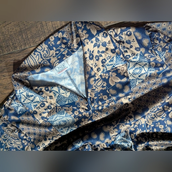 Only Necessities Womens 1X Grannie Core Blue Gold Print Rayon Maxi Nightgown VTG - Picture 9 of 14